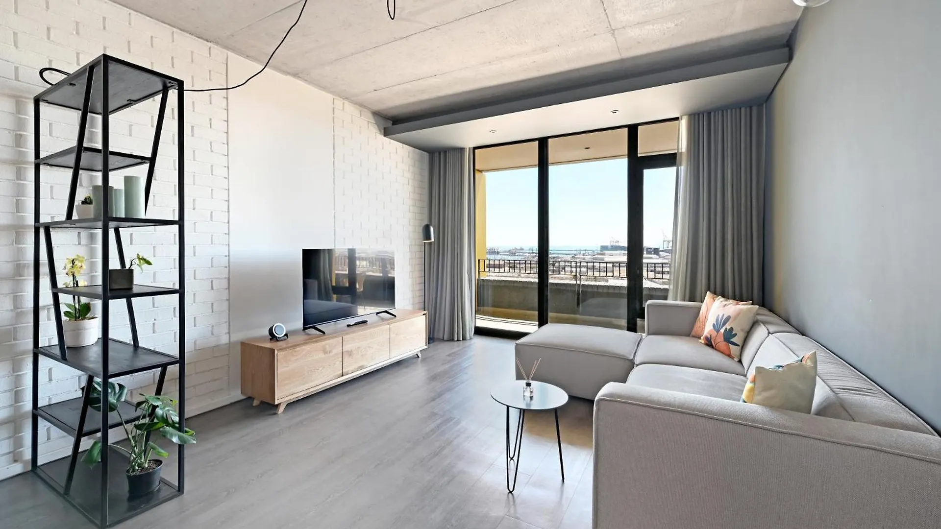 Industrial-Chic Stay With Dockyard Views Wex 1 Cape Town 0*,