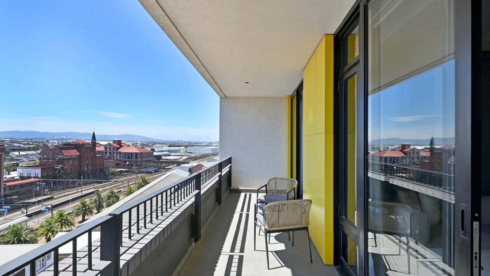 Apartment Industrial-Chic Stay With Dockyard Views Wex 1 Cape Town