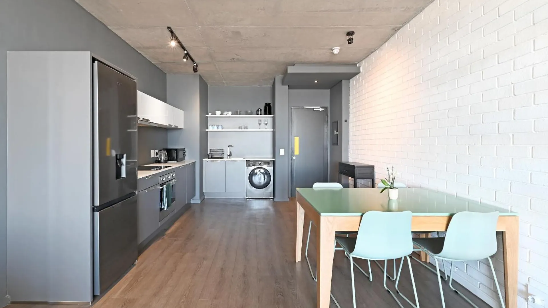 Industrial-Chic Stay With Dockyard Views Wex 1 Cape Town