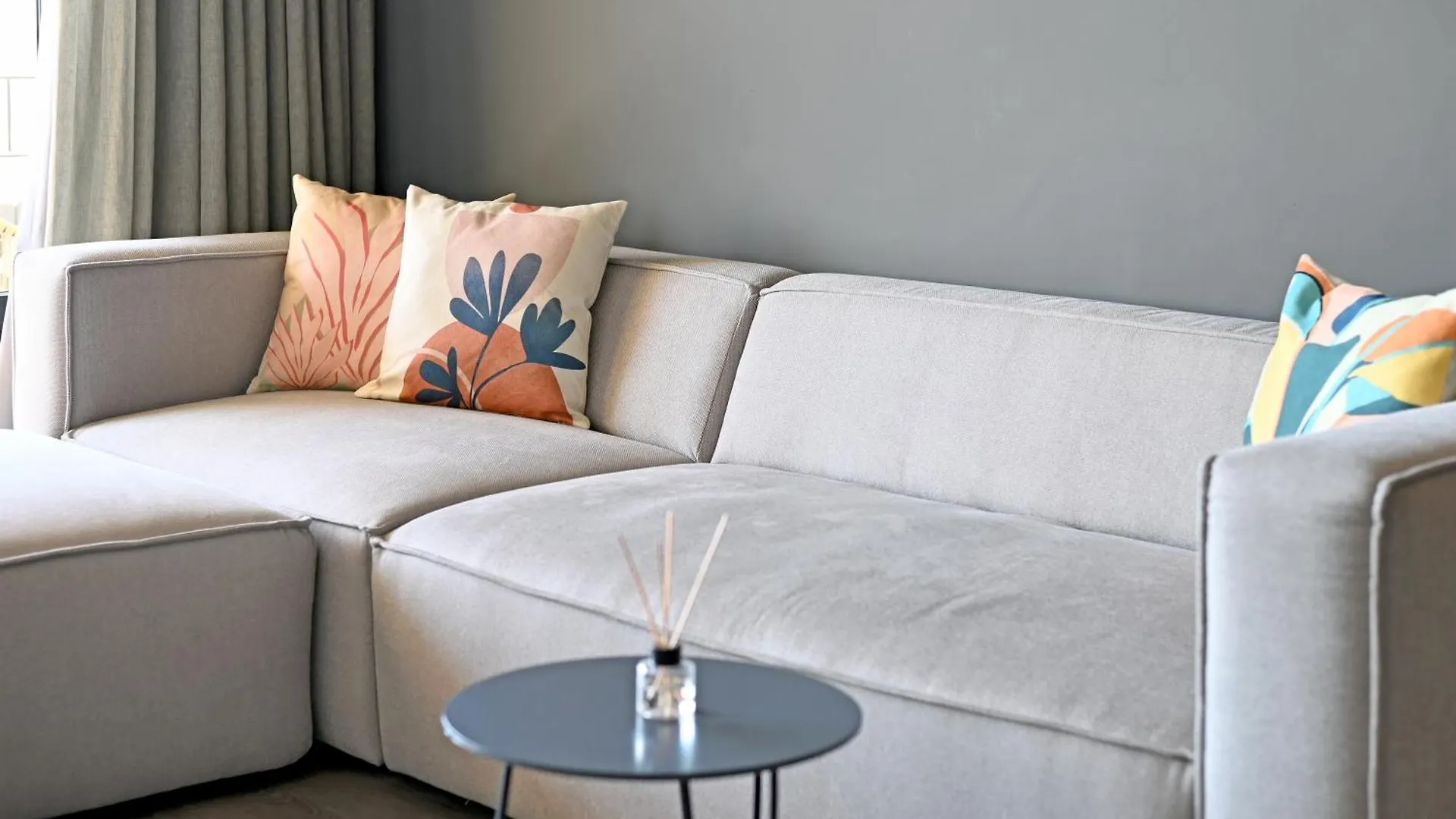 Industrial-Chic Stay With Dockyard Views Wex 1 Cape Town Apartment
