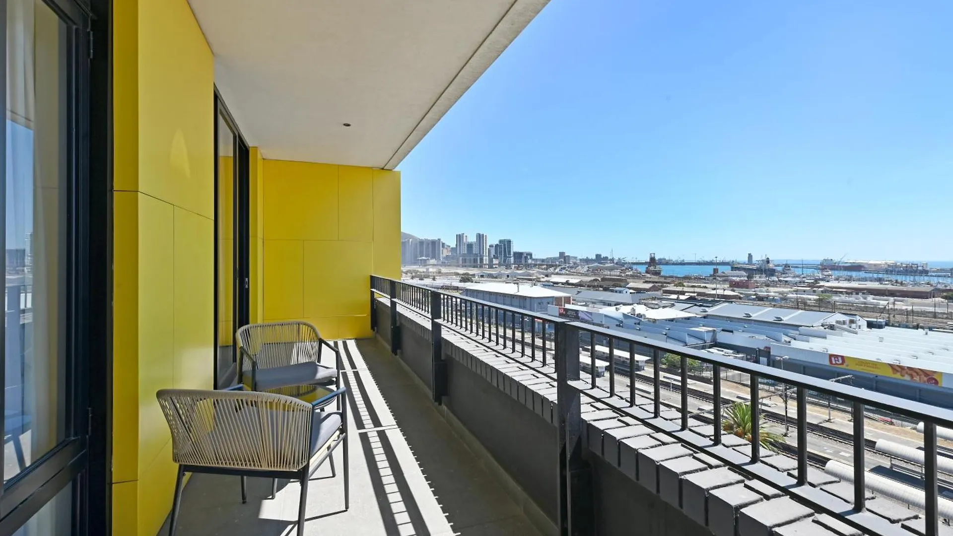 Industrial-Chic Stay With Dockyard Views Wex 1 Cape Town
