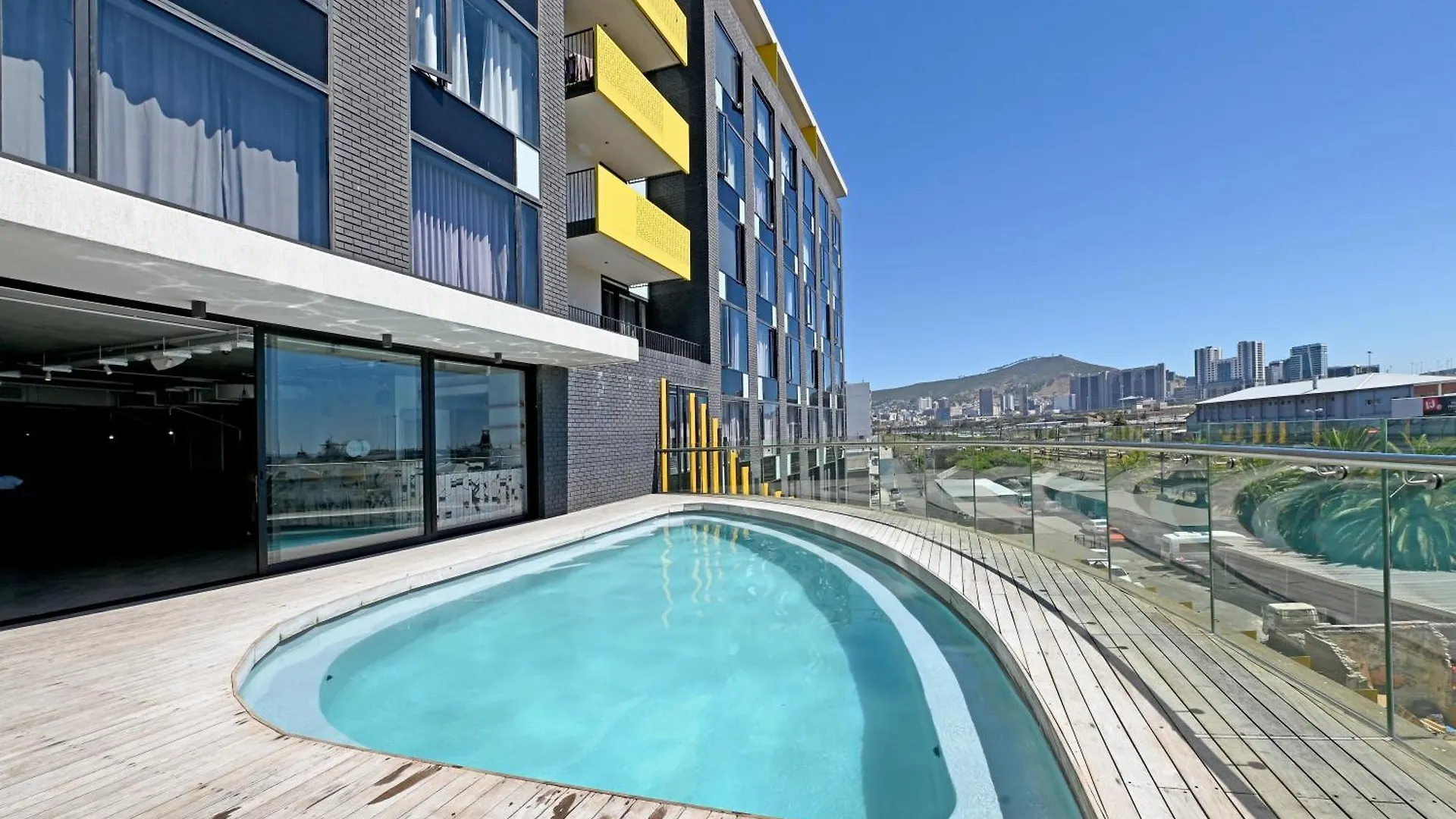 Industrial-Chic Stay With Dockyard Views Wex 1 Cape Town South Africa